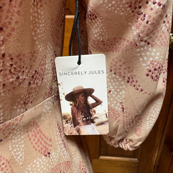 Dress - Picture 5 of 6